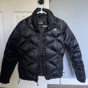 Zipper is broke but can be repaired, still in great condition and super warm